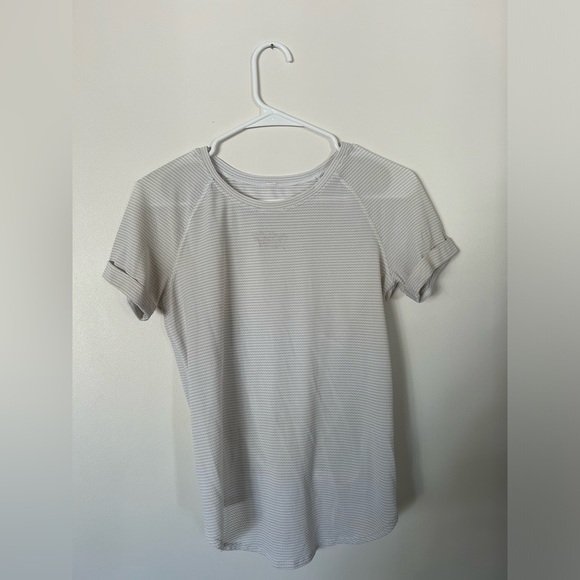 Lululemon Open Up Tie Back Tee Heathered White / White - Picture 4 of 10
